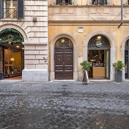 Roman Terrace 9 *